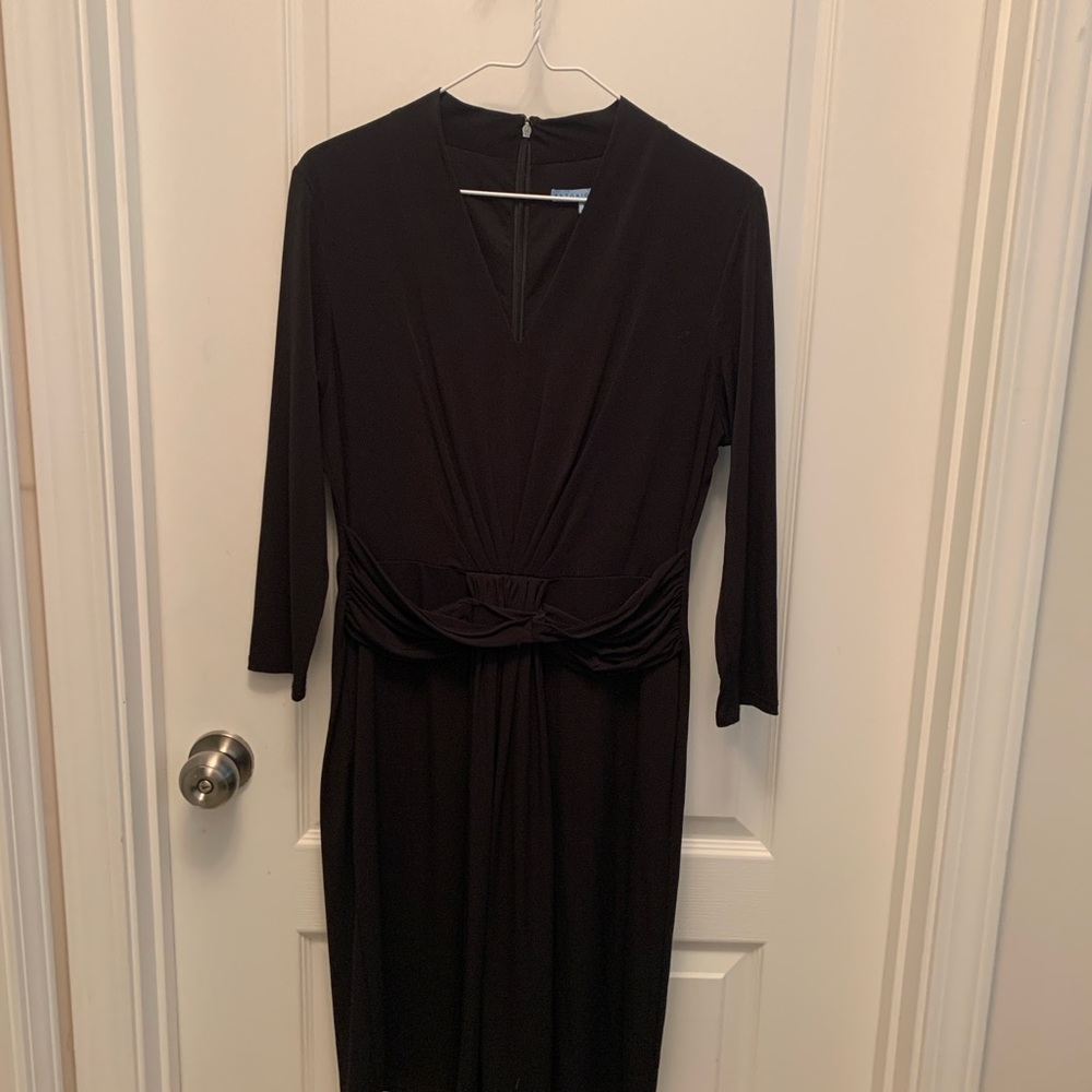 Elegant Black Dress for Work or Event